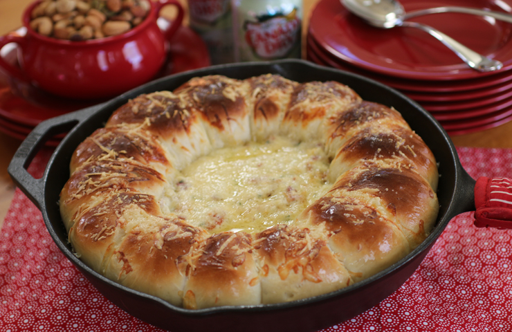 Skillet Bacon Swiss Dip with Bread